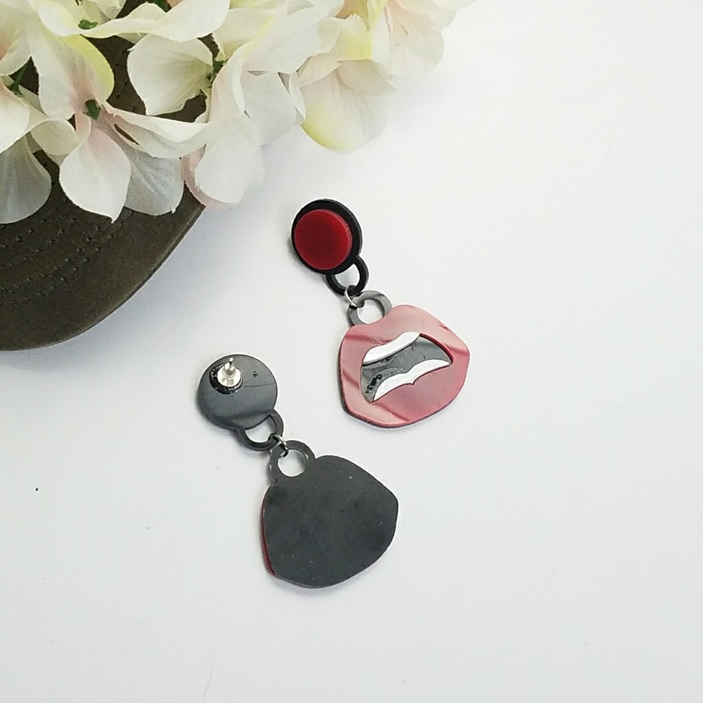 Dangle Acrylic Rocker Earrings Fun Red Lips - Picture 2 of 5